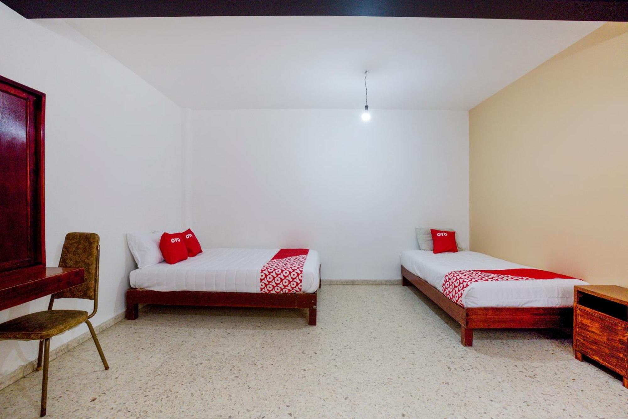 Oyo Hotel Emperador, Oaxaca Exterior photo